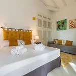 Lux Fiorenza, 250 M To Southsardiniaholidays Villa Is Morus