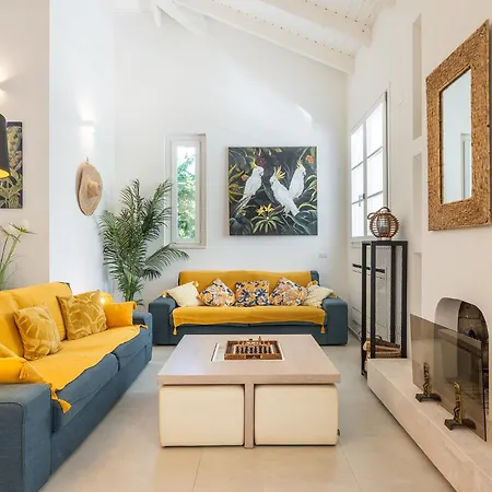 Lux Fiorenza, 250 M To Villa Is Morus