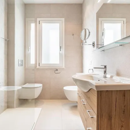 Lux Fiorenza, 250 M To Is Morus