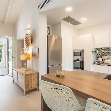 Lux Fiorenza, 250 M To Villa
