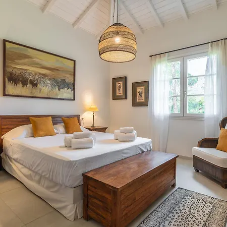 Villa Lux Fiorenza, 250 M To