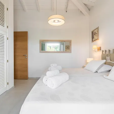 Lux Fiorenza, 250 M To וילה Is Morus