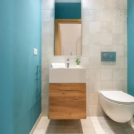 וילה Lux Fiorenza, 250 M To