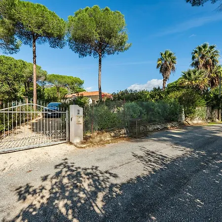 Villa Lux Fiorenza, 250 M To Southsardiniaholidays Is Morus